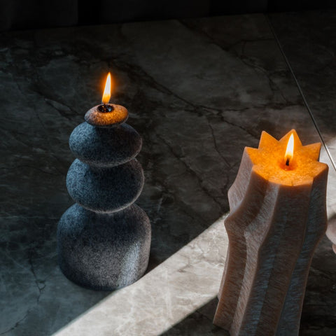 Anthracite-colored candle "Queen Barbora"